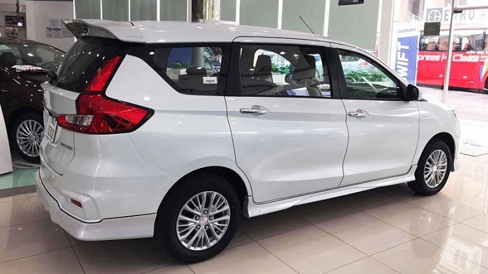 Ngoại thất của Suzuki Ertiga với vẻ ngoài đơn giản hông xe suzuki Ertiga