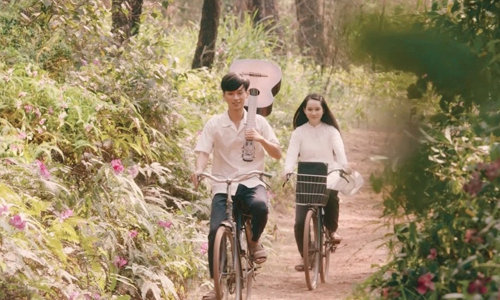 [Review] Mắt biếc – Giọt nước mắt tiếc nuối không dành cho người nhút nhát