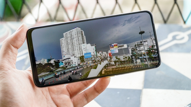 Điện thoại OPPO Reno2 F | Màn hình