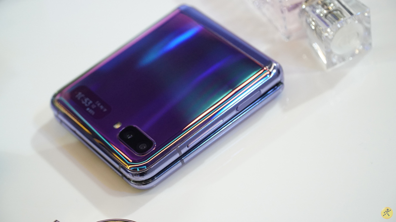 Điện thoại Samsung Galaxy Z Flip | Cảm biến vân tay Điện thoại Samsung Galaxy Z Flip | Cảm biến vân tay