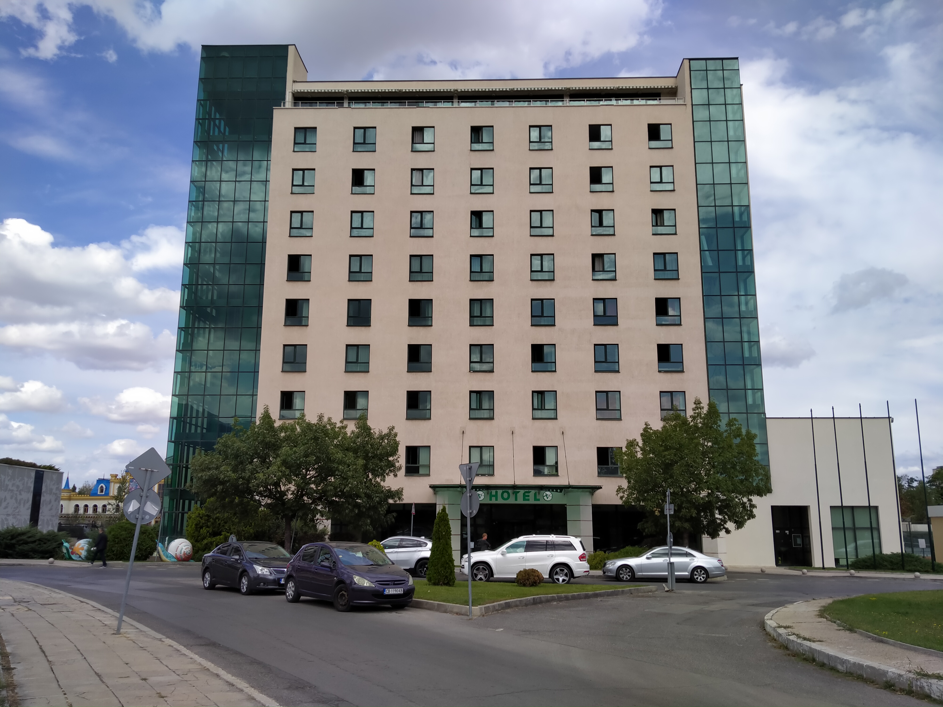 Sforum - Trang thông tin công nghệ mới nhất gsmarena_001-1-1 Đánh giá Realme 5: Thiết kế cao cấp, họa tiết lưng đẹp mắt, 4 camera linh hoạt, giá chỉ 3,990,000 đồng 