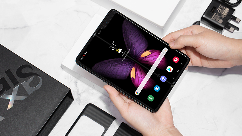 Trải nghiệm sử dụng của điện thoại Samsung Galaxy Fold chính hãng