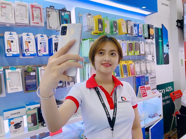 Đánh giá nhanh Galaxy A51: màn hình giọt nước, 4 camera, pin trâu