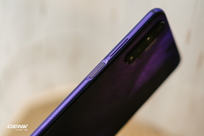 Đánh giá chi tiết Huawei Nova 5T: Thiết kế trẻ, cấu hình cao, đáng mua không? - Ảnh 10. Đánh giá chi tiết Huawei Nova 5T: Thiết kế trẻ, cấu hình cao, đáng mua không? - Ảnh 10.