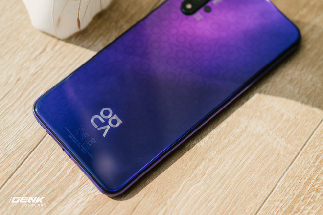 Đánh giá chi tiết Huawei Nova 5T: Thiết kế trẻ, cấu hình cao, đáng mua không? - Ảnh 1. Đánh giá chi tiết Huawei Nova 5T: Thiết kế trẻ, cấu hình cao, đáng mua không? - Ảnh 1.