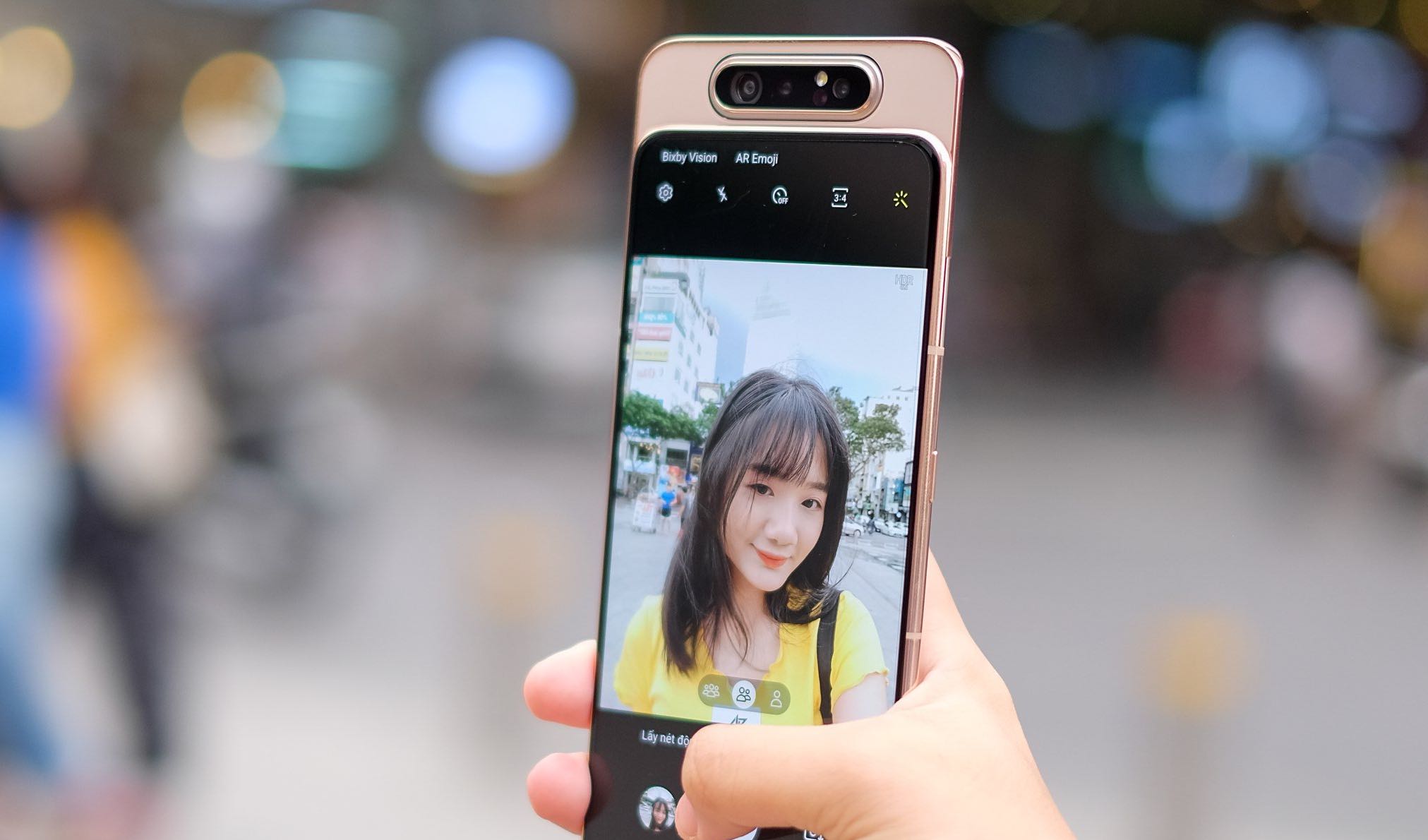 Đánh giá Samsung Galaxy A80: Camera xoay độc đáo!