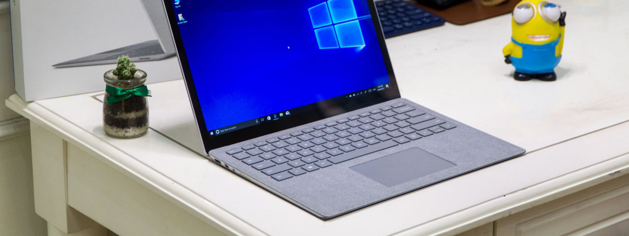 Máy tính xách tay giá 10 triệu đáng mua