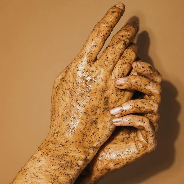 Làm trắng da tại nhà bằng bã coffee