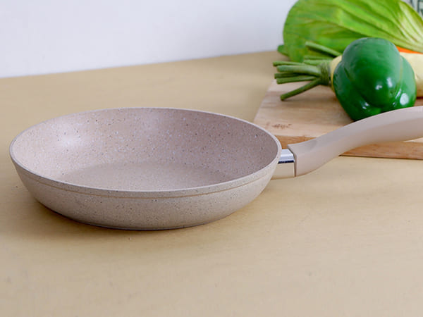 Chảo nhôm chống dính đáy từ HappyCook Charm CHP-24 24cm cực bền