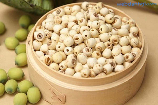 Hạt sen sử dụng trong chè long nhãn giúp an thần, cải thiện giấc ngủ tốt hơn Hạt sen sử dụng trong chè long nhãn giúp an thần, cải thiện giấc ngủ tốt hơn