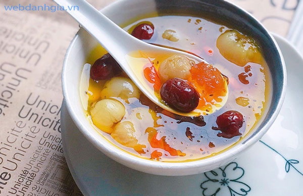 Dùng chè dưỡng nhan sẽ cho làn da mềm mại Dùng chè dưỡng nhan sẽ cho làn da mềm mại