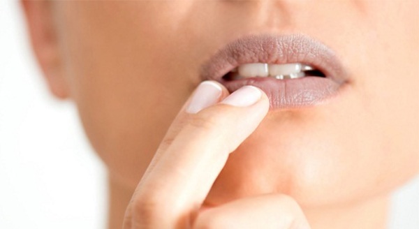 [Review] Kinh nghiệm chọn son cho môi thâm bạn nhất định phải biết