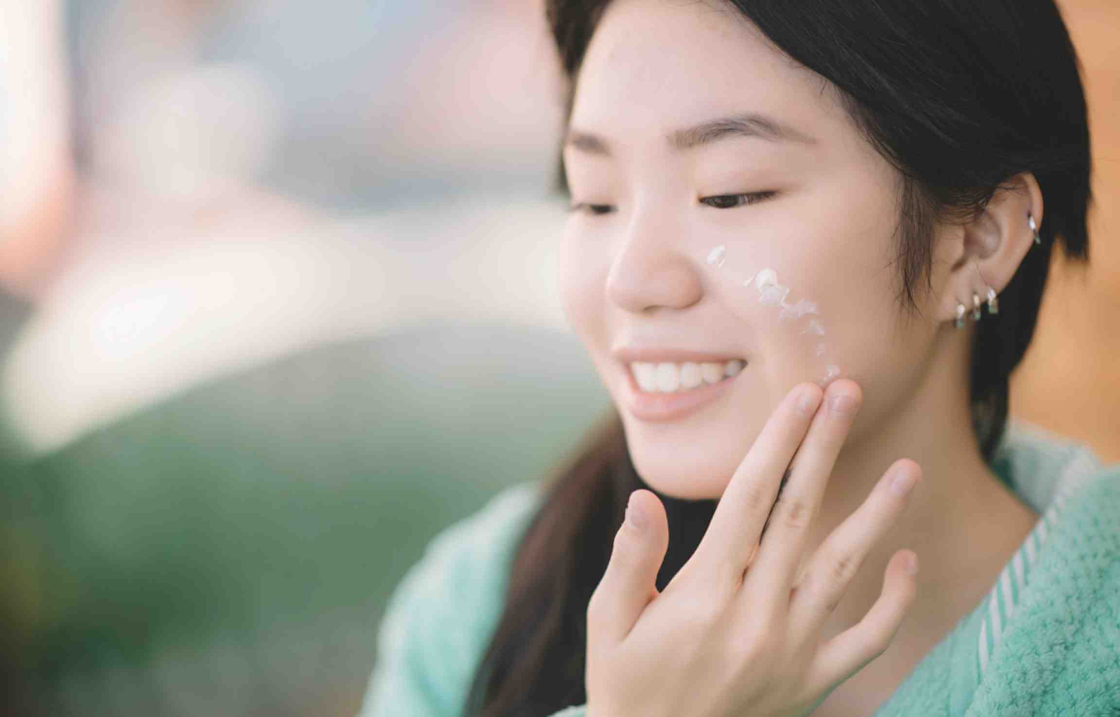 [Review] Kem Chống Nắng Skin Aqua Tốt Nhất Hiện Nay