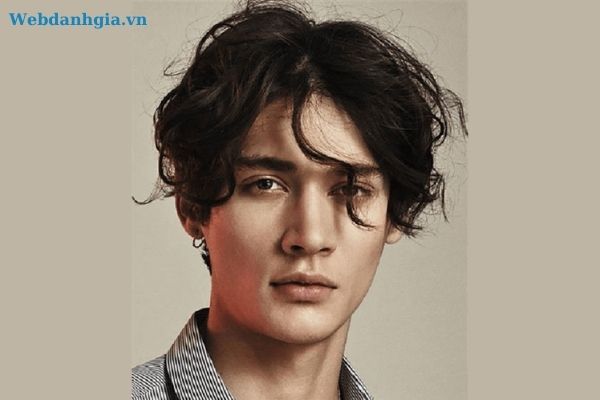 Tóc xoăn nam Hàn Quốc Man Bun Top Những Mấu Tóc Xoăn Nam đẹp Dành Riêng Cho Nam Thần