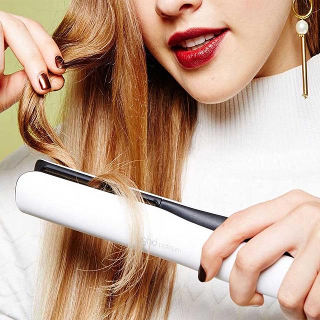 Làm tóc xoăn gợn sóng bằng máy Làm tóc xoăn gợn sóng bằng máy