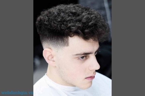 Tóc undercut nam xoăn nhẹ Tóc undercut nam xoăn nhẹ