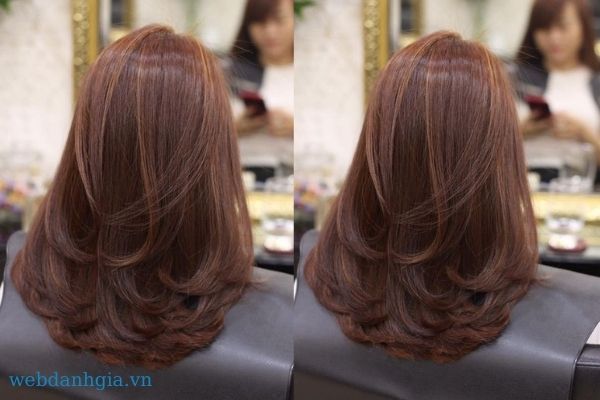 Tóc xoăn chữ C ngang lưng nâu đẹp Tóc xoăn chữ C ngang lưng nâu đẹp